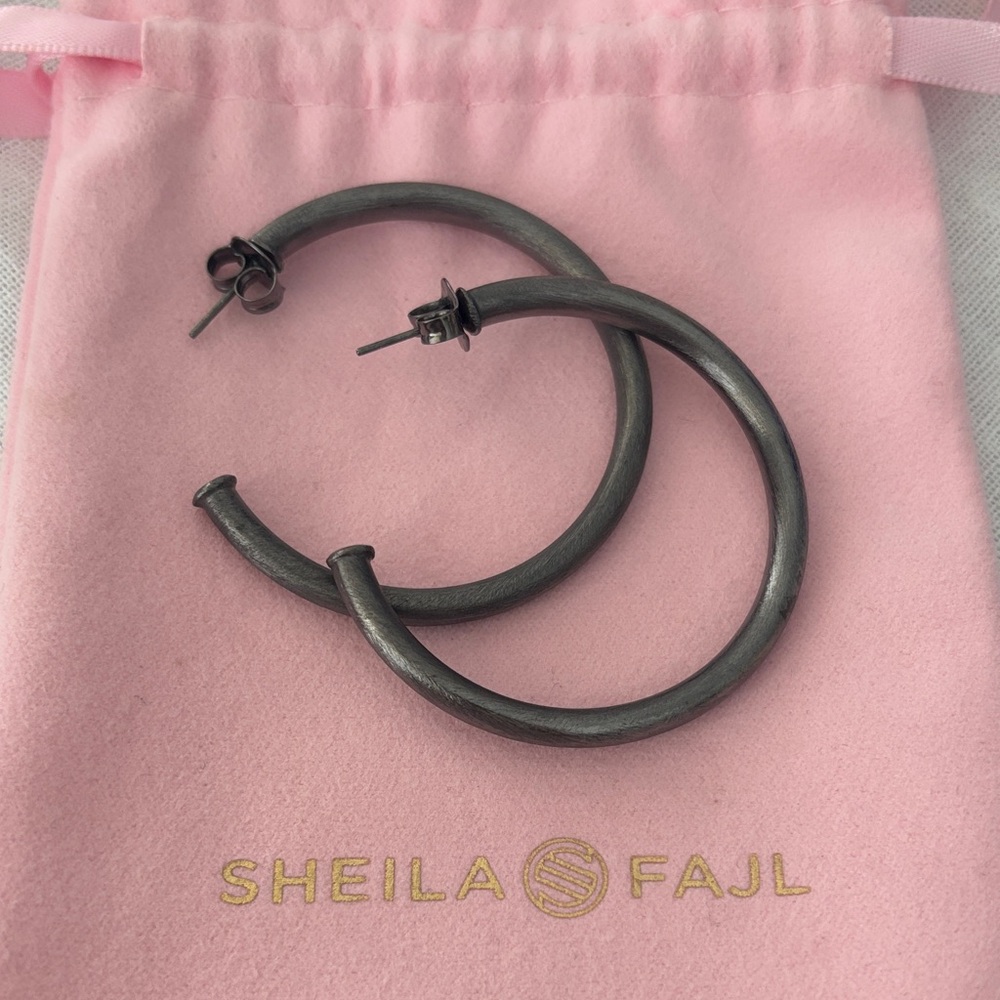 Sheila Fajl Petite Everybody’s Favorite Hoops in Brushed Gunmetal